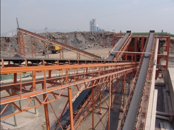 輸送帶 建材與礦山機(jī)械設(shè)備中的關(guān)鍵傳動(dòng)組件